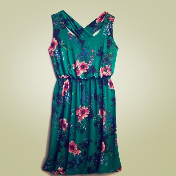 Kaileigh Dresses & Skirts - Kaileigh Green Floral Midi Dress